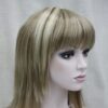 Pruik, half lang, meshed kleur, donker blond met licht bruine strepen